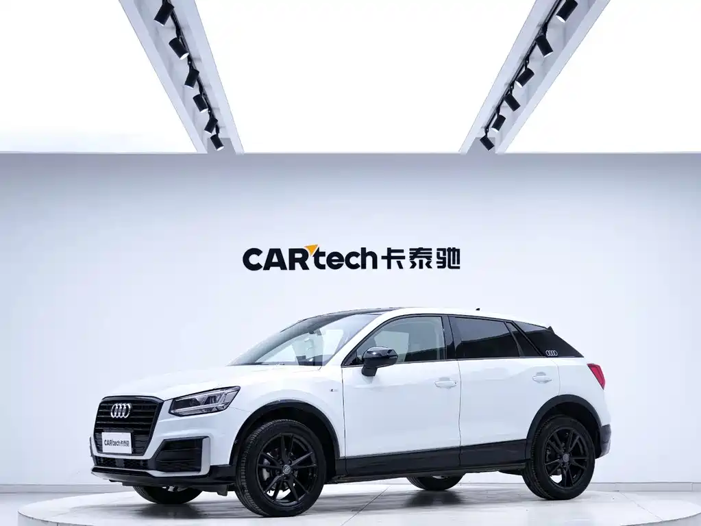 Audi Q2L 2021 — фото 1