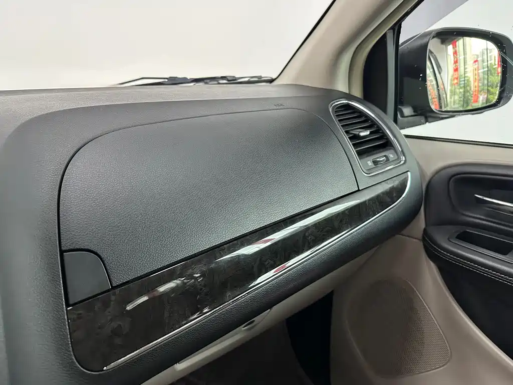 Chrysler Grand Voyager 2014 — фото 12
