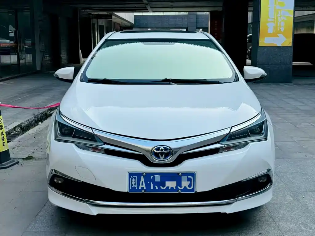 Toyota Corolla 2018 — фото 2