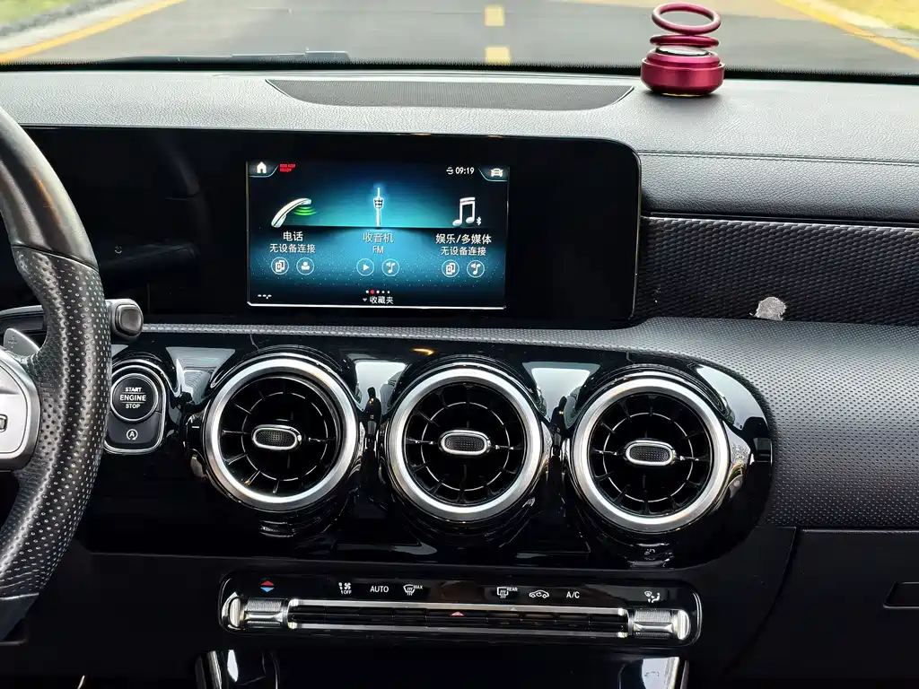 Mercedes-Benz A-Class 2019 — фото 44