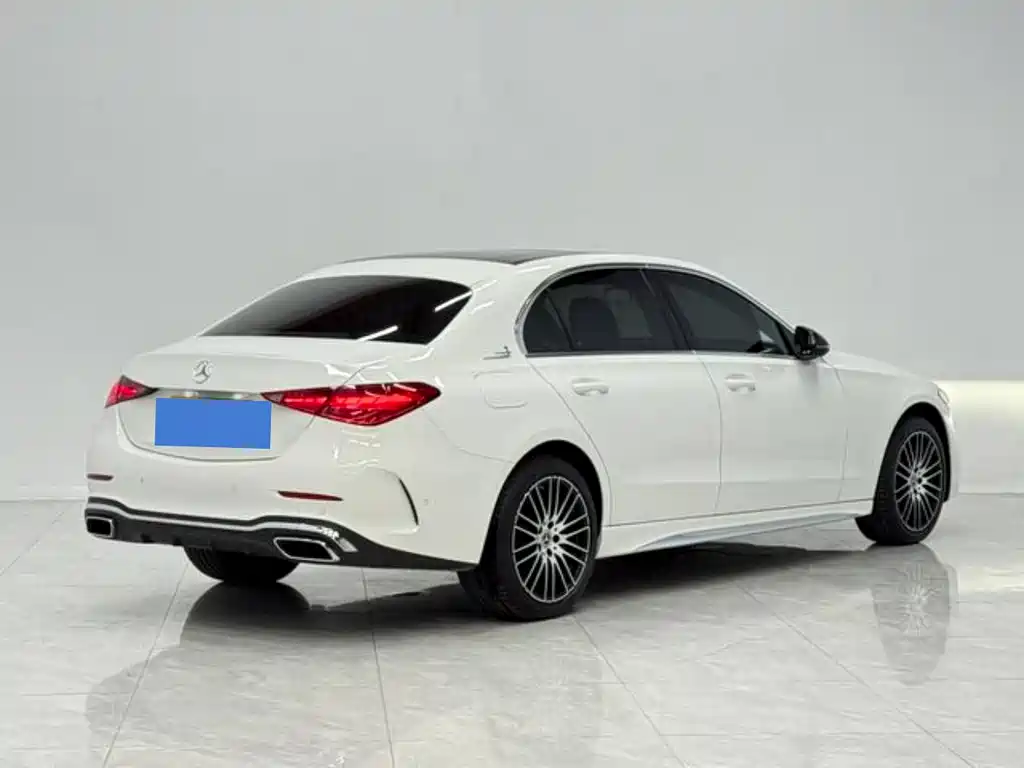 Mercedes-Benz C-Class 2023 — фото 18