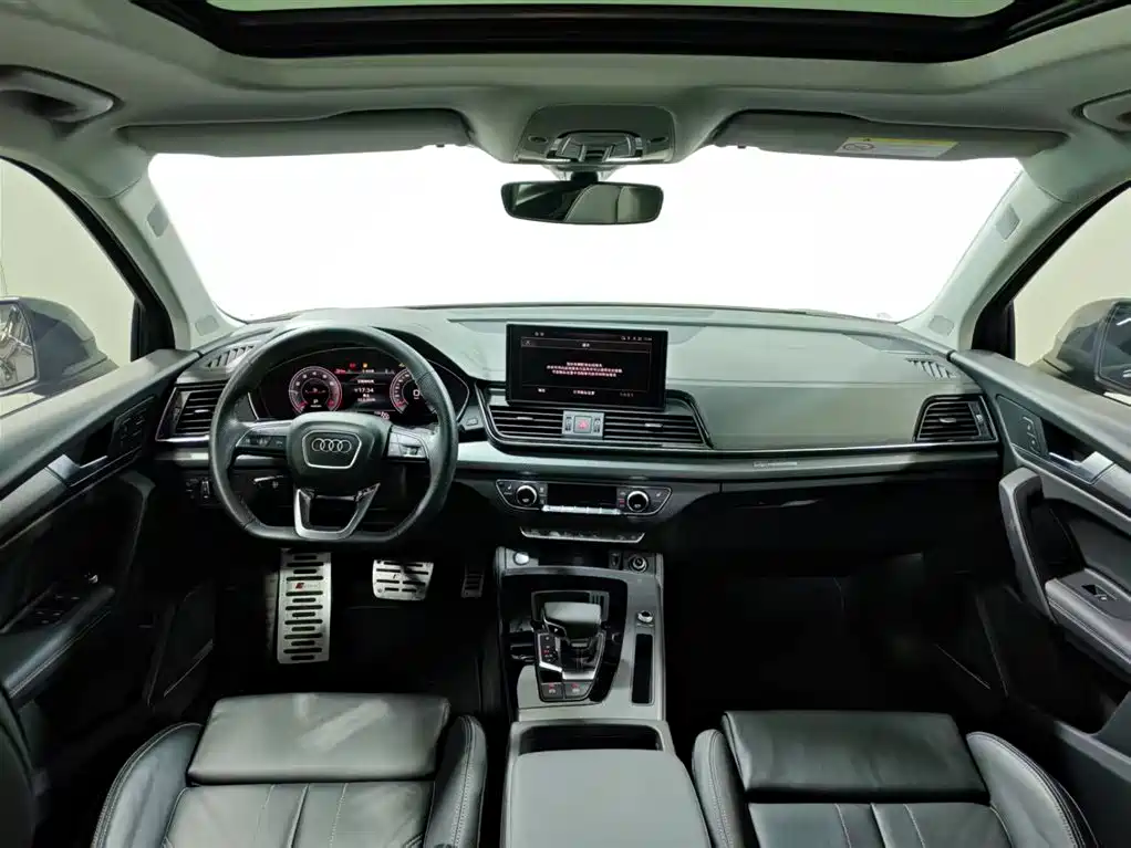 Audi Q5L 2023 — фото 10