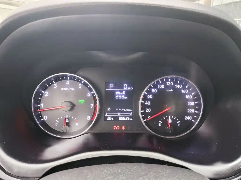 Hyundai Elantra 2018 — фото 18