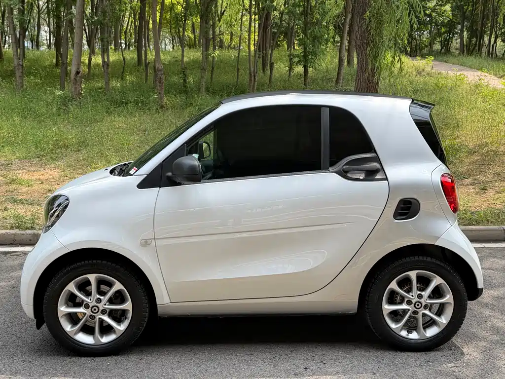 smart Fortwo 2016 — фото 3