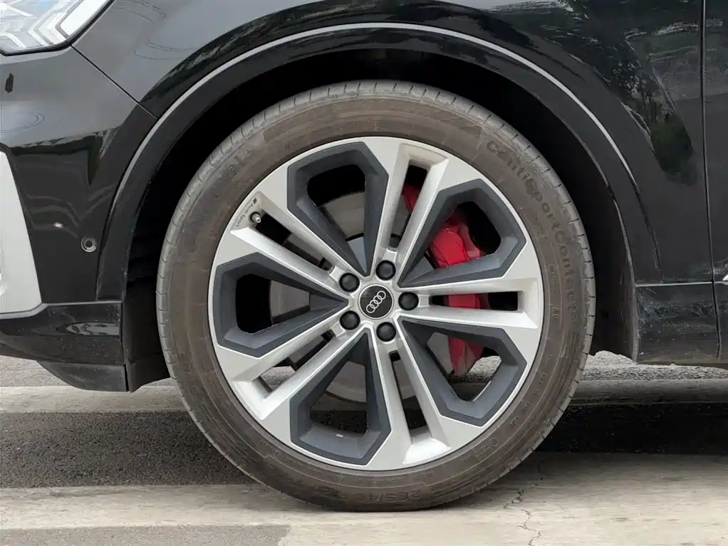 Audi Q7 2023 — фото 4