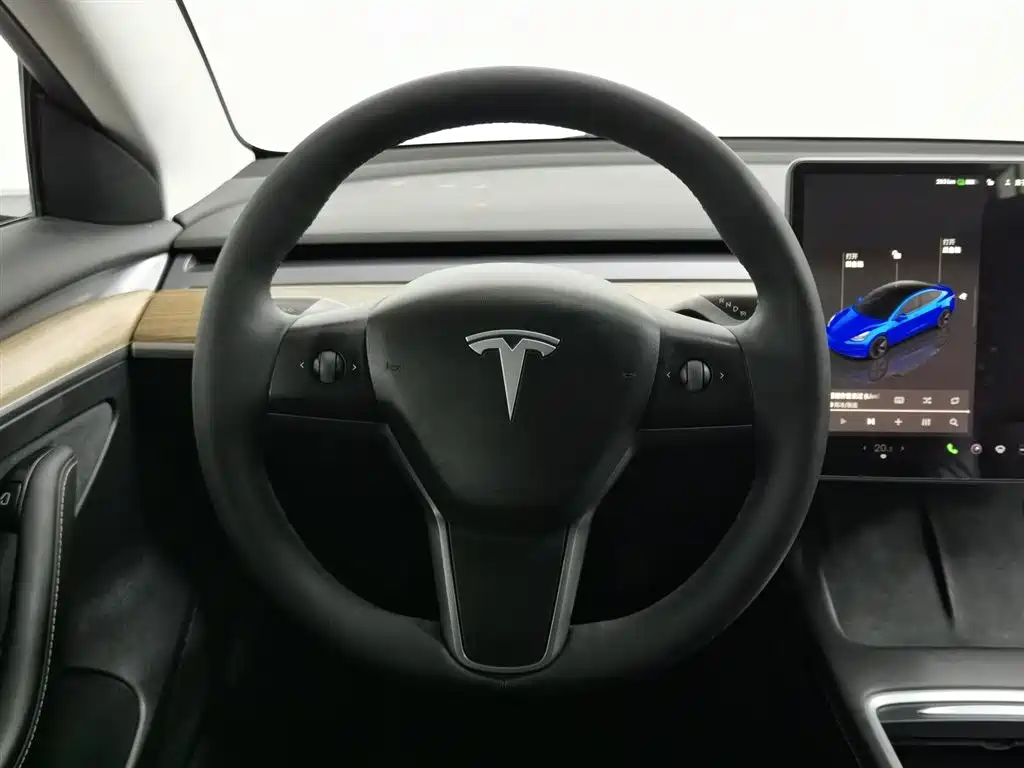 Tesla Model 3 2022 — фото 11