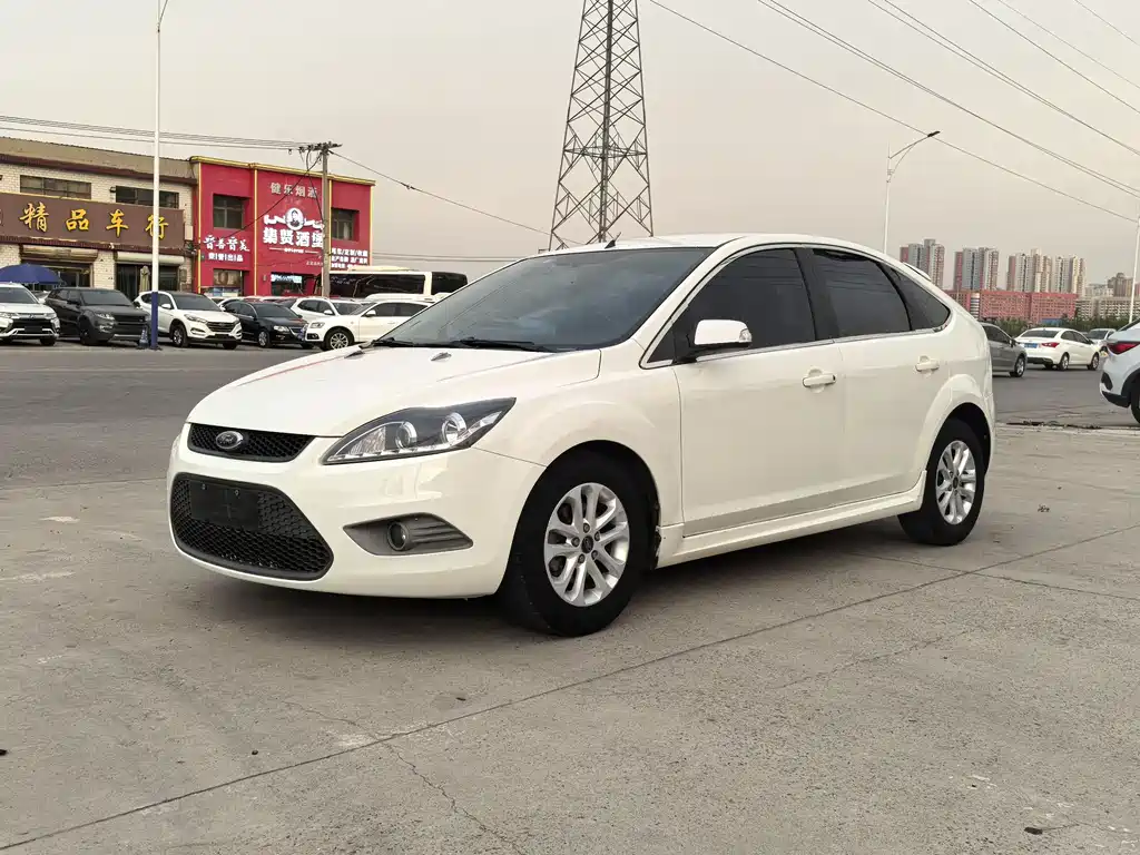 Ford Focus 2014 — фото 1