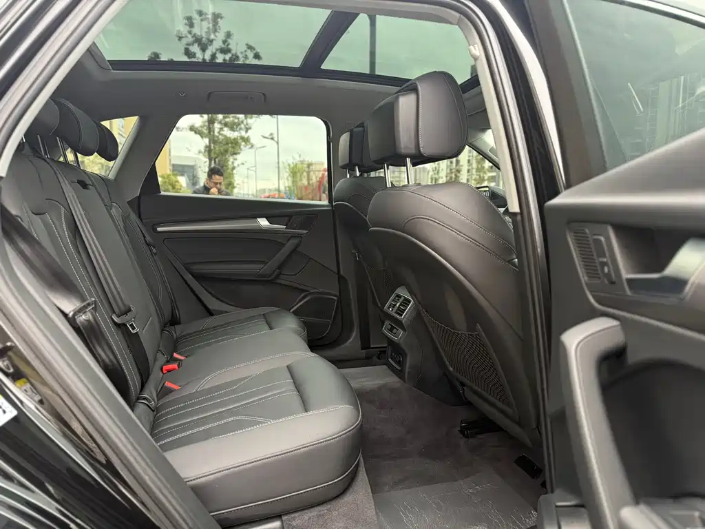 Audi Q5L 2023 — фото 15