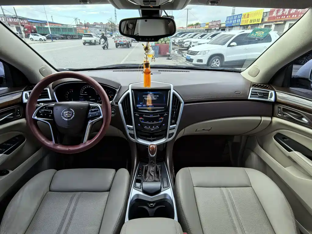Cadillac SRX 2016 — фото 10