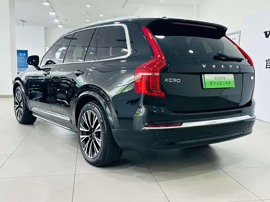 Volvo XC90 PHEV 2023 — фото 8