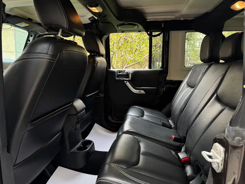 Jeep Wrangler 2014 — фото 14