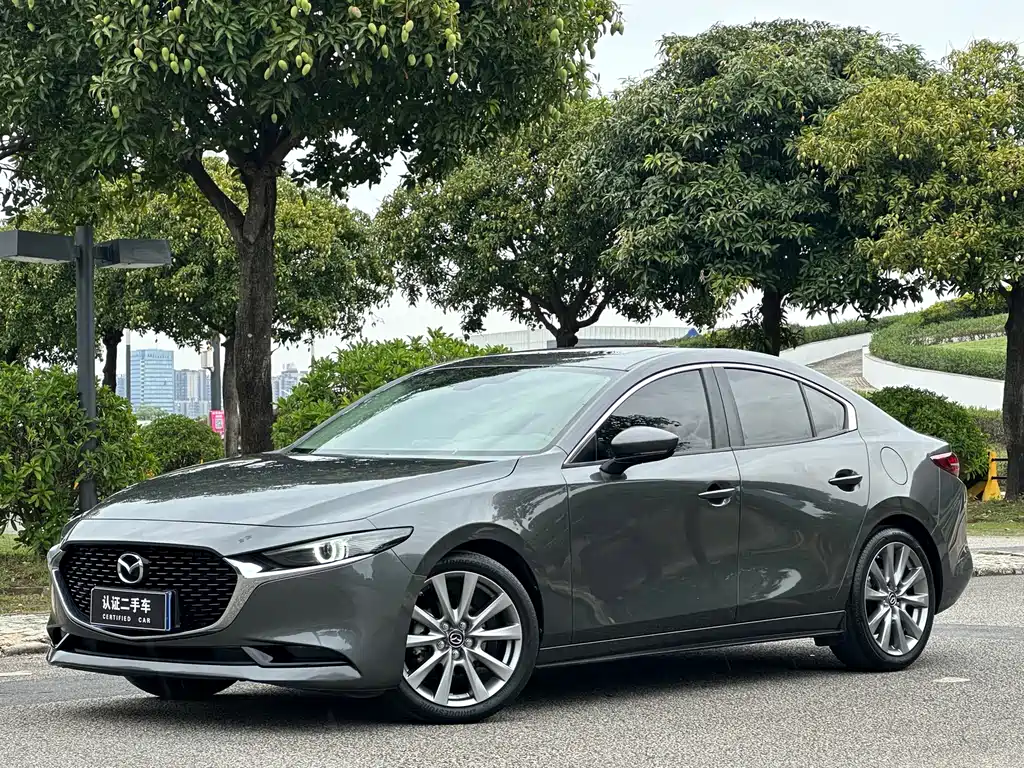 Mazda 3 Axela 2020 — фото 1