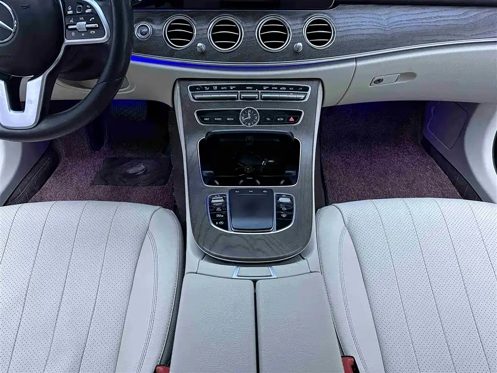 Mercedes-Benz E-Class 2019 — фото 14