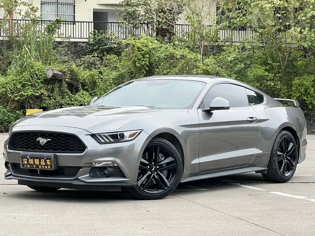 Ford Mustang 2018 — фото 1