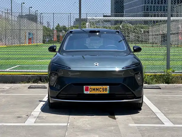 NIO ES8 2023