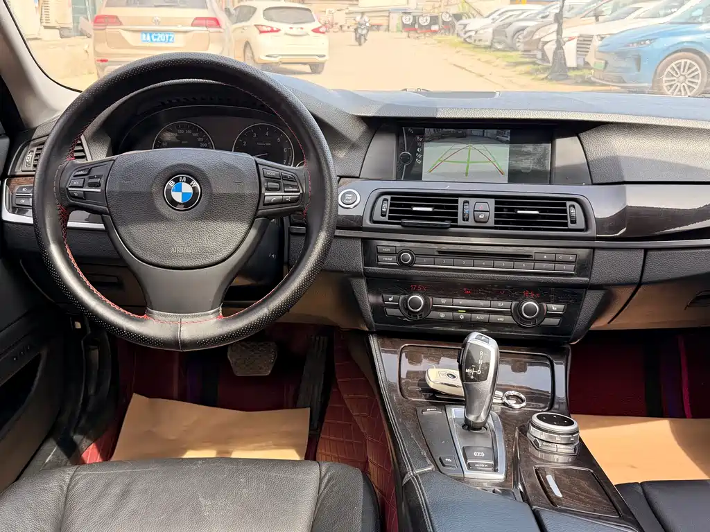 BMW 5 Series 2012 — фото 14