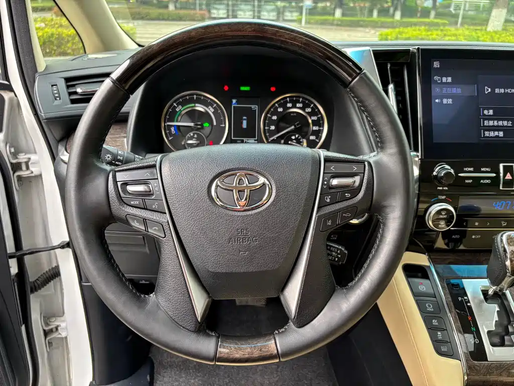 Toyota Vellfire 2023 — фото 14