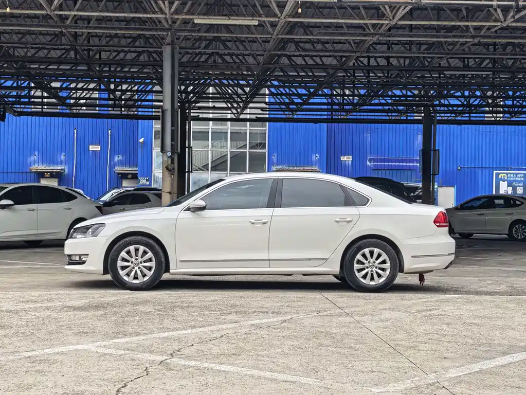 Volkswagen Passat 2015 — фото 2