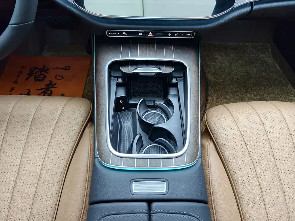 Mercedes-Benz E-Class 2025 — фото 30