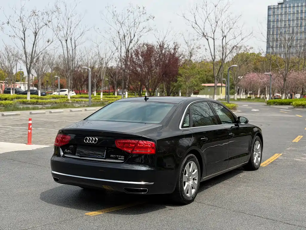 Audi A8 2014 — фото 14
