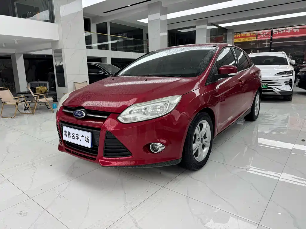 Ford Focus 2013 — фото 1