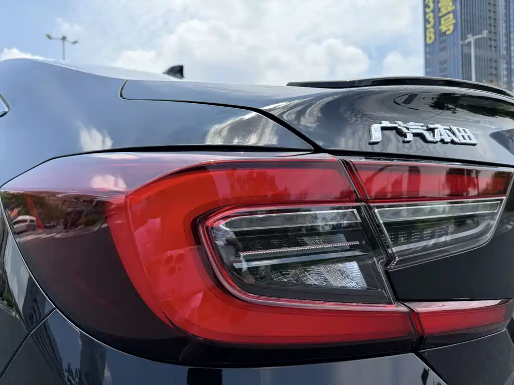 Honda Accord 2022 — фото 13