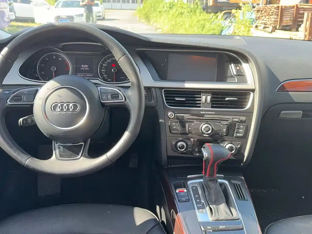 Audi A4L 2015 — фото 2