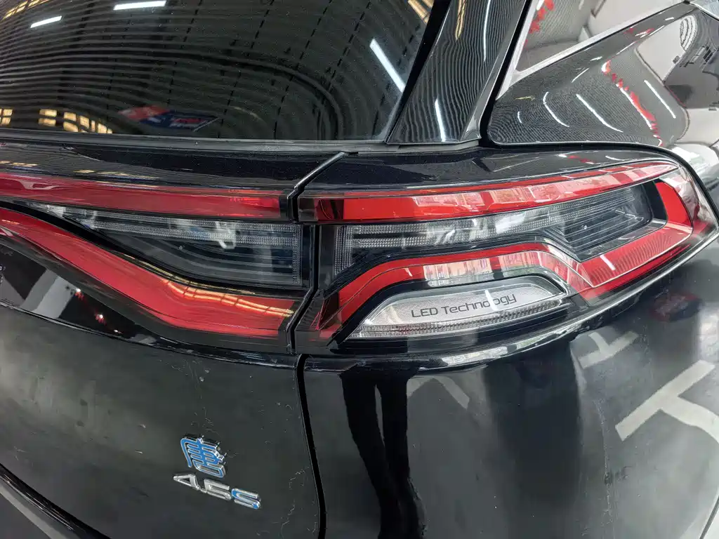 BYD Tang New Energy 2020 — фото 13