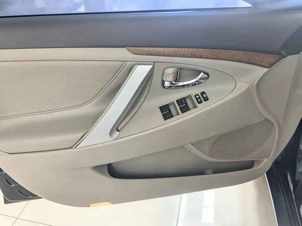 Toyota Camry 2009 — фото 12