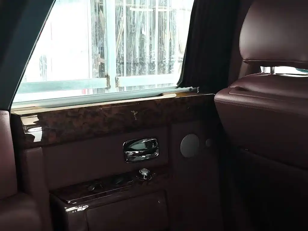 Rolls-Royce Phantom 2013 — фото 23