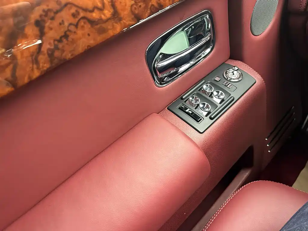 Rolls-Royce Phantom 2013 — фото 13