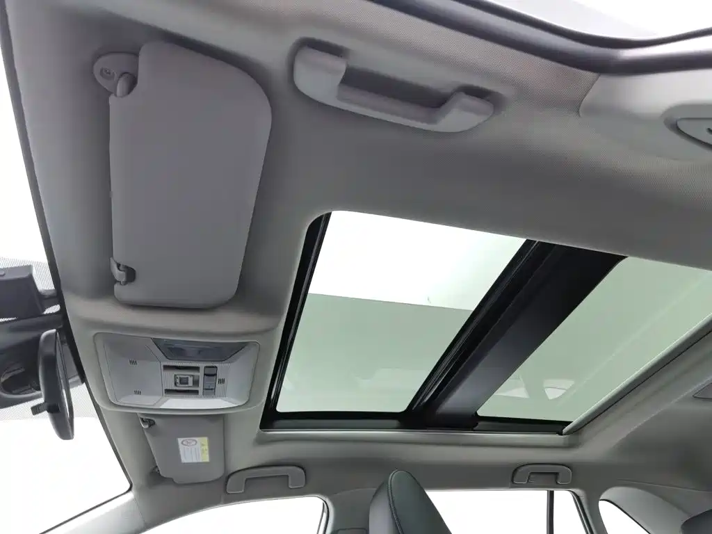 Toyota RAV4 2024 — фото 14