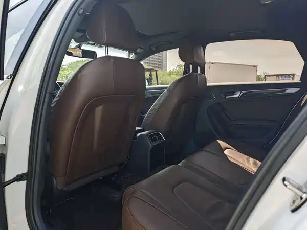 Audi A4L 2015