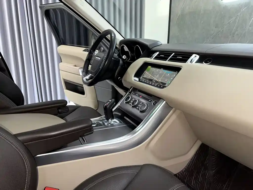 Land Rover Range Rover Sport 2017 — фото 12