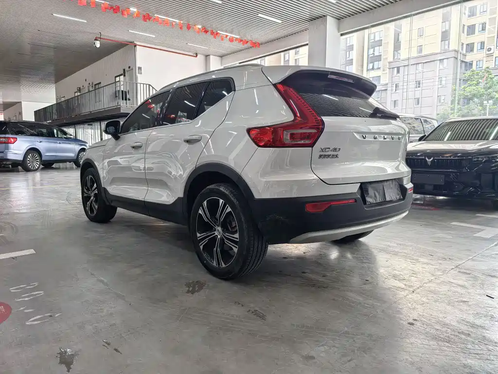 Volvo XC40 2021 — фото 20