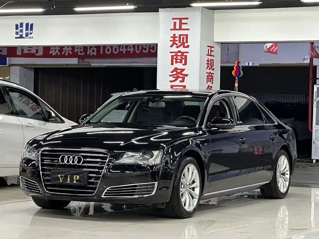 Audi A8 2014 — фото 1