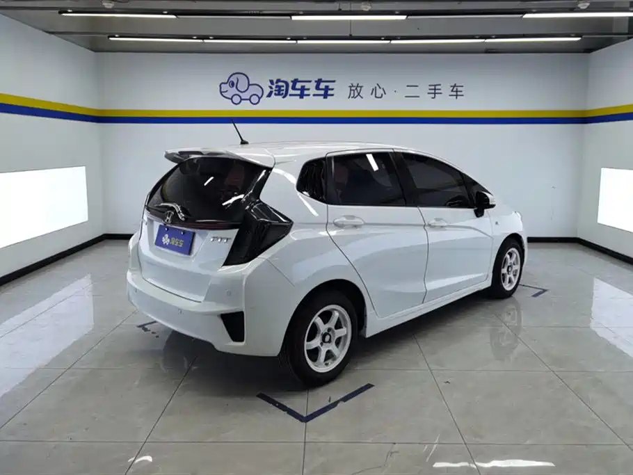 Honda Fit 2017 — фото 3