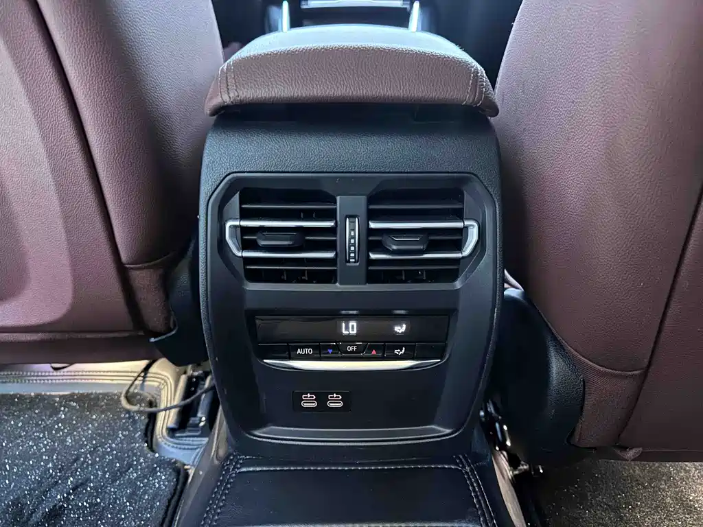 BMW 3 Series 2023 — фото 19