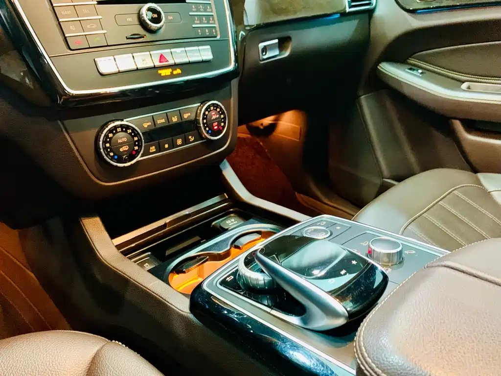 Mercedes-Benz GLS 2018 — фото 11