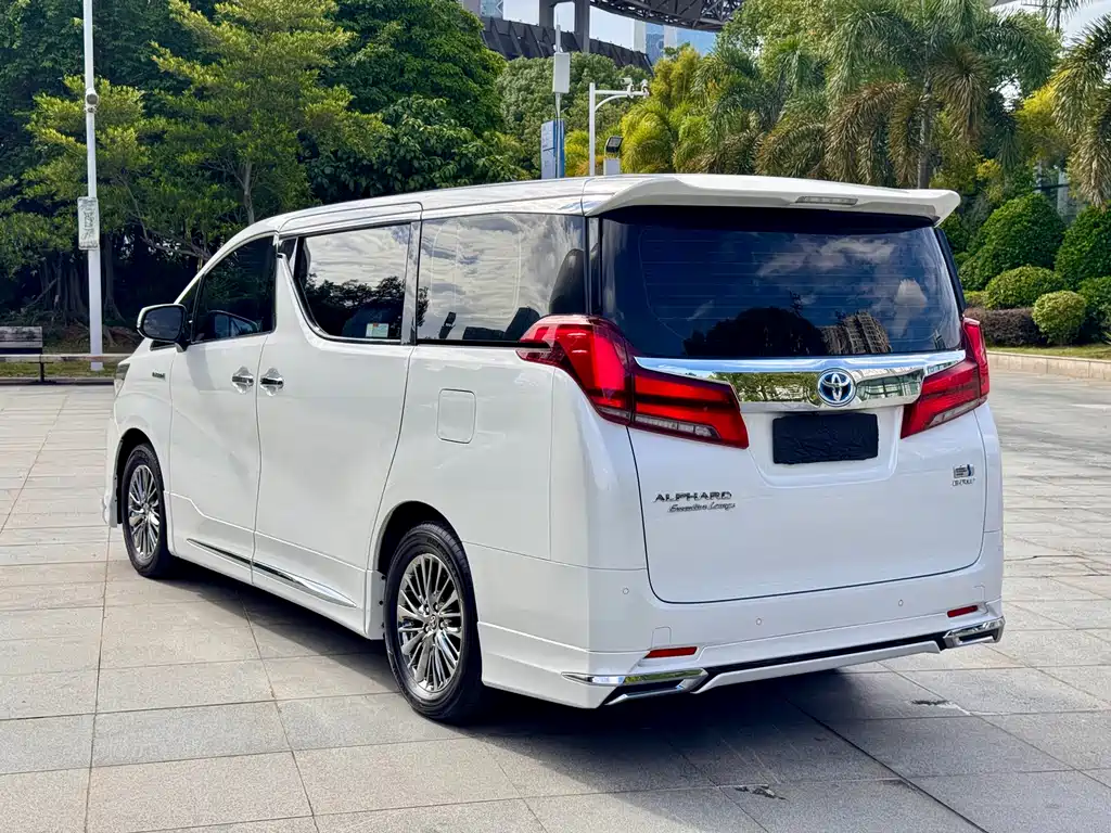 Toyota Alphard 2022 — фото 4