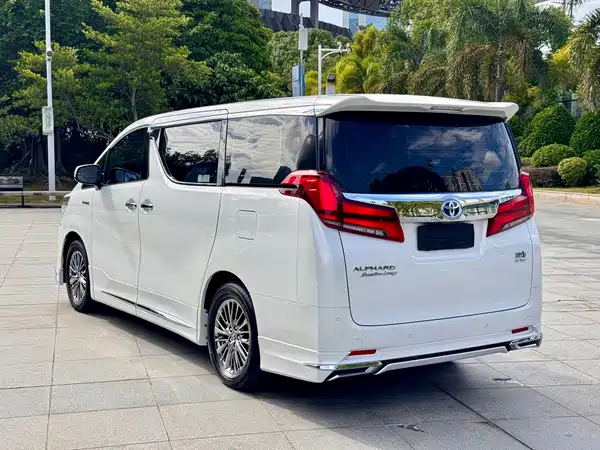 Toyota Alphard 2021