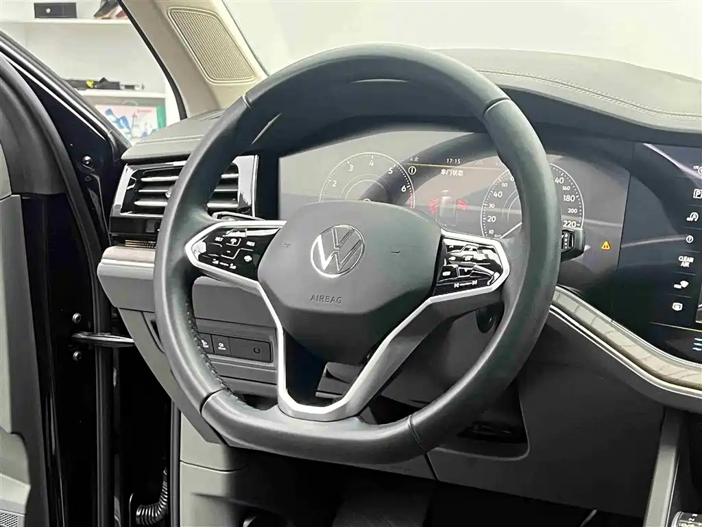 Volkswagen Touareg 2022 — фото 10