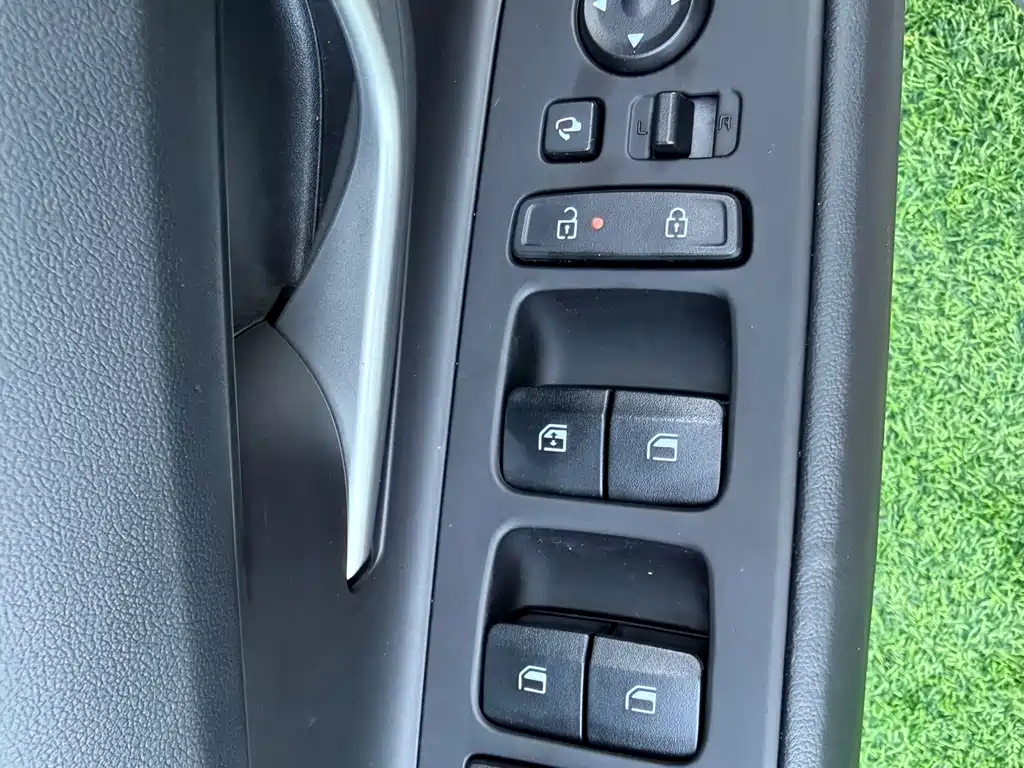 Hyundai Elantra 2023 — фото 16