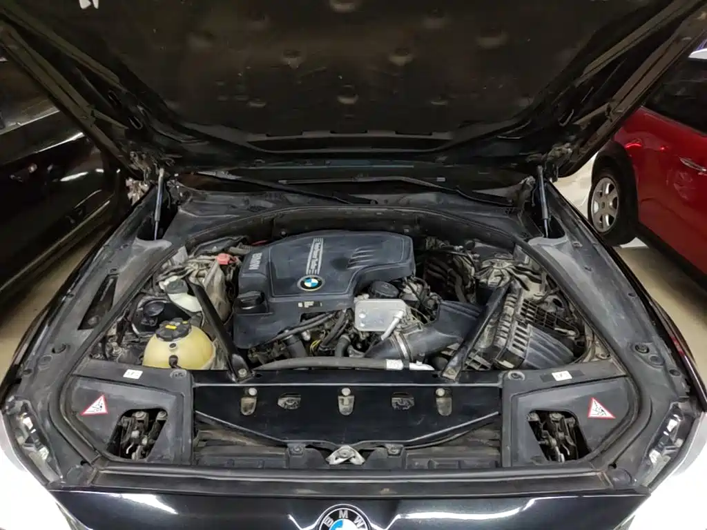 BMW 5 Series 2015 — фото 20