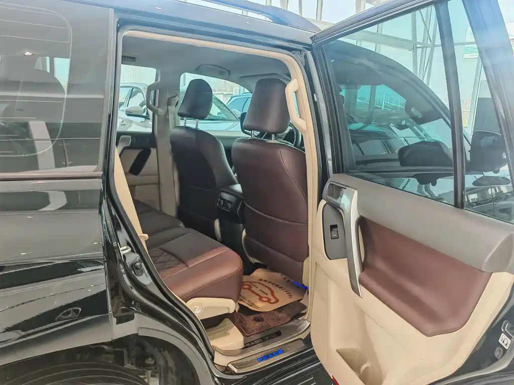 Toyota Prado 2019 — фото 16
