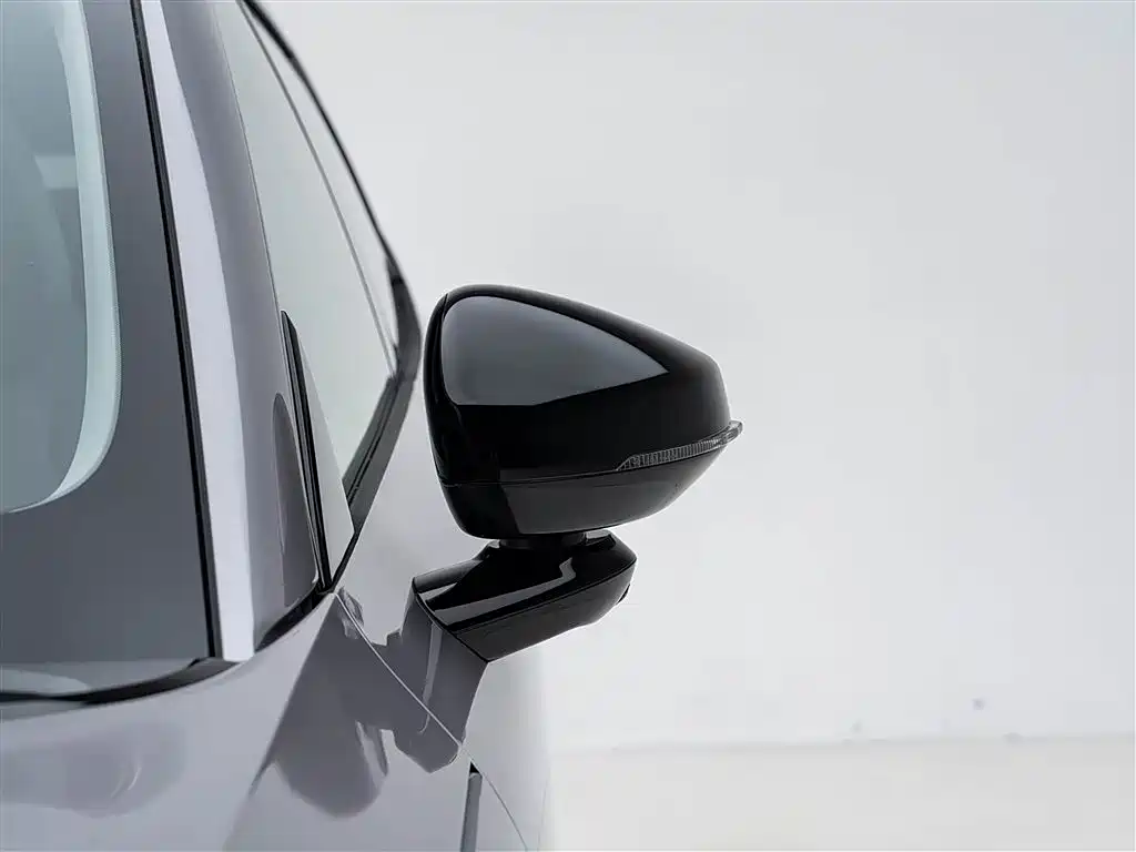 Volvo XC70 Plug-In Hybrid 2026 — фото 13