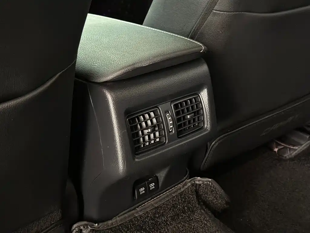 Toyota Camry 2020 — фото 10