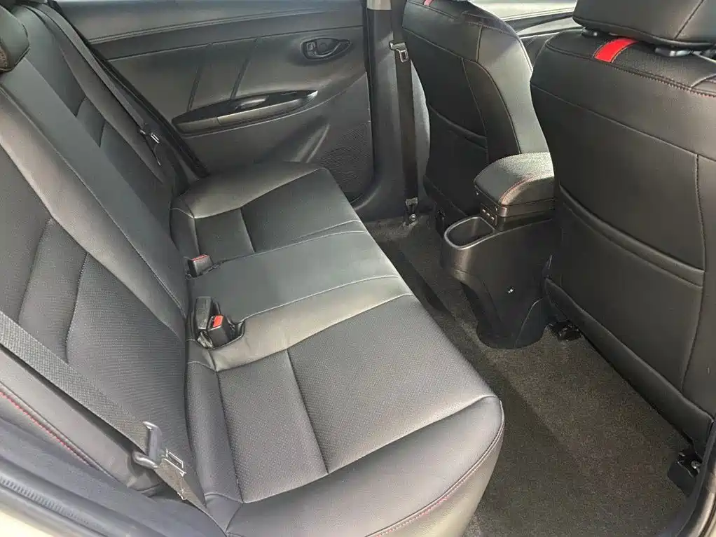 Toyota Yaris L 2022 — фото 13