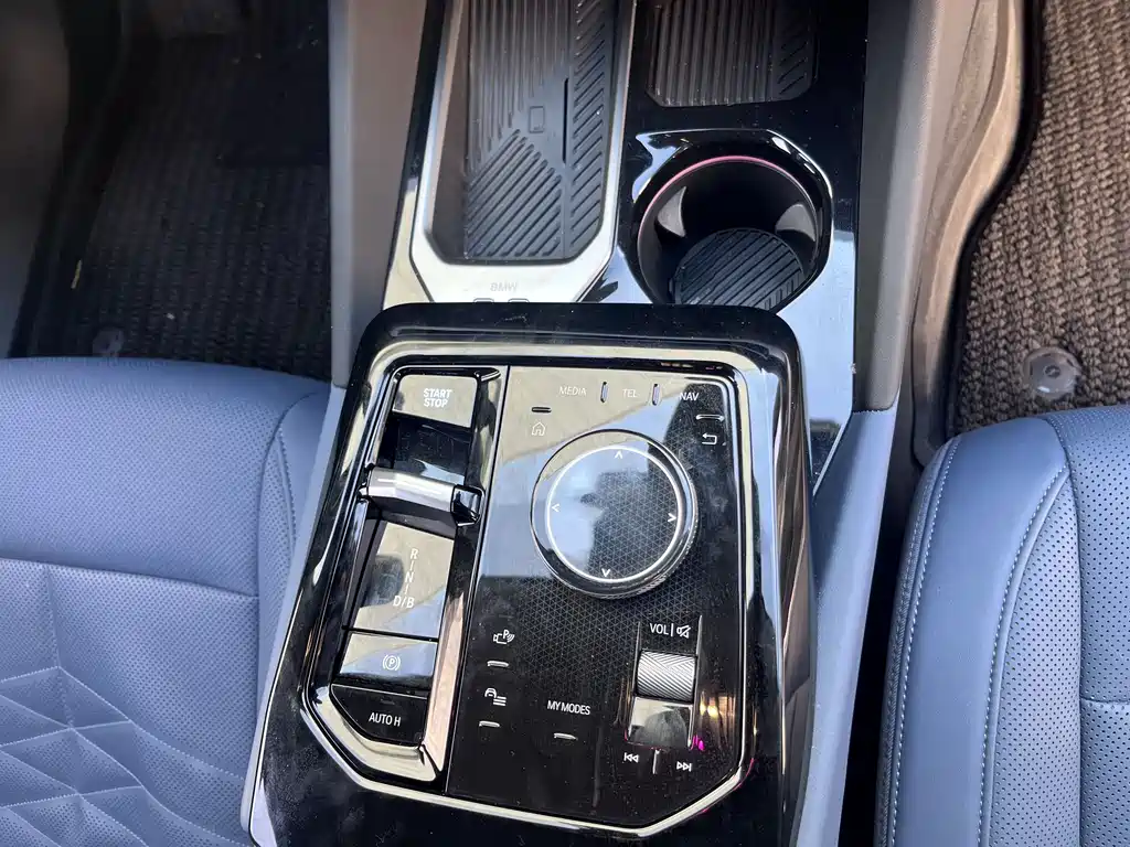 BMW i5 2024 — фото 10