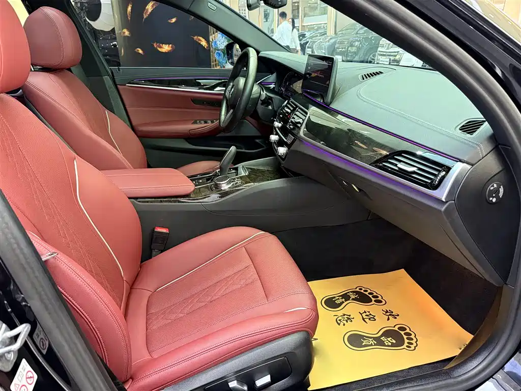 BMW 5 Series 2023 — фото 18